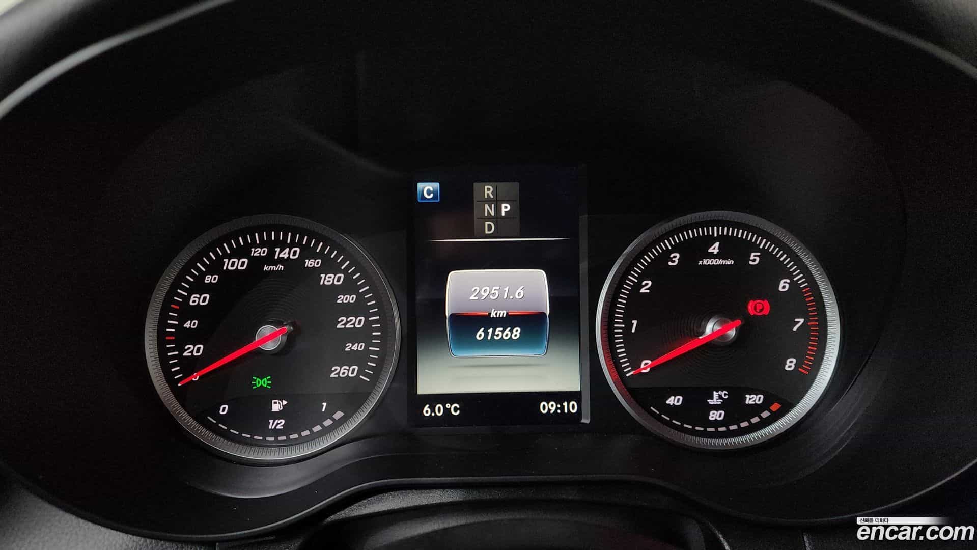 GLC-Class Mercedes-Benz 2019.6-INNER-008