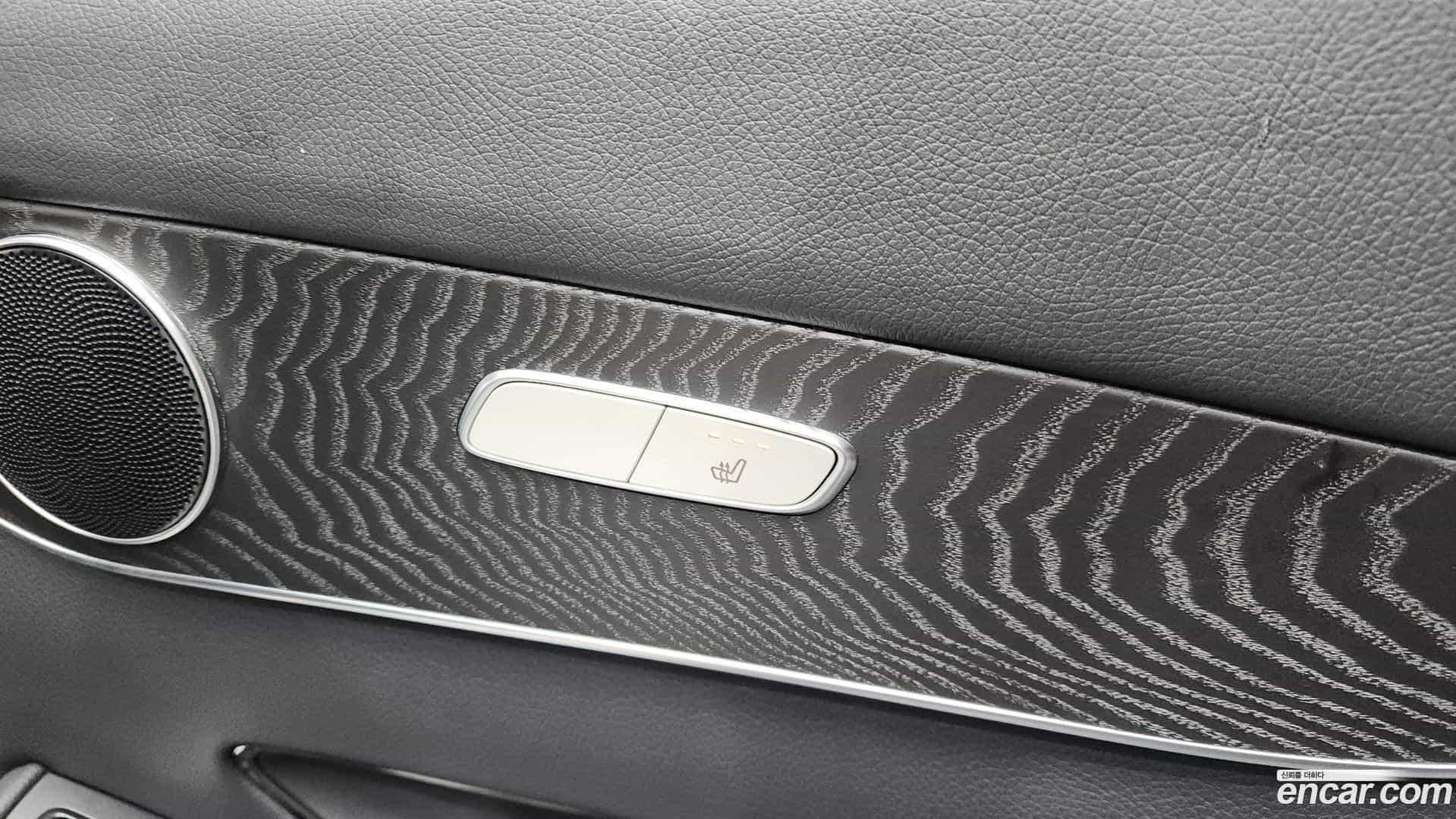 GLC-Class Mercedes-Benz 2019.6-OPTION-022