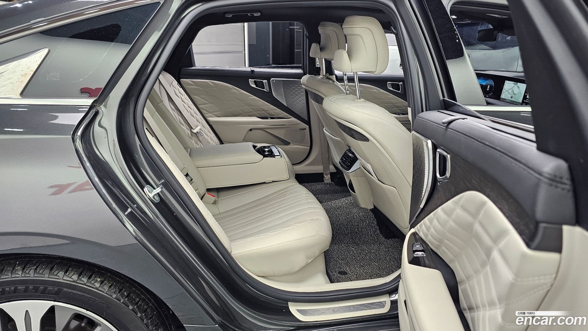 Main__Slider__Photo:K8 Kia 2022.6-11