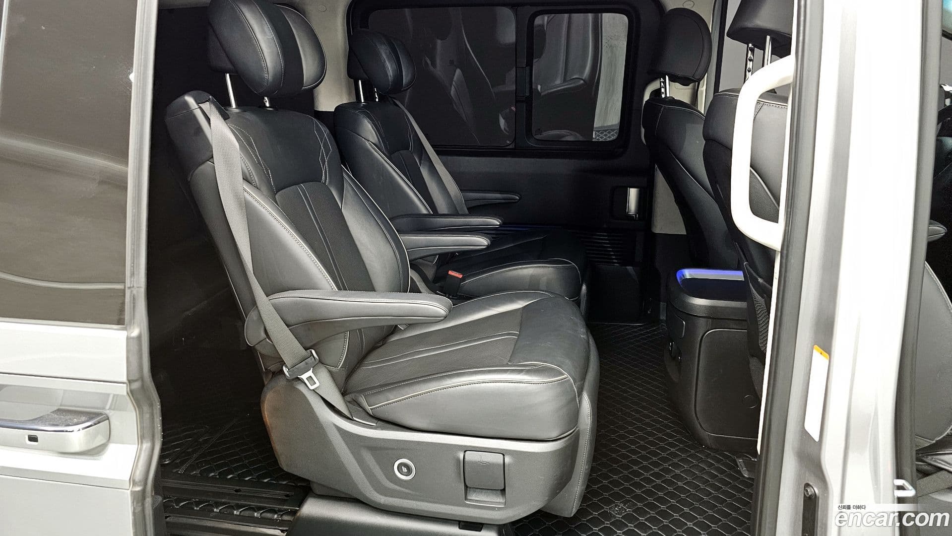 Main__Slider__Photo:Staria Hyundai 2024.9-11