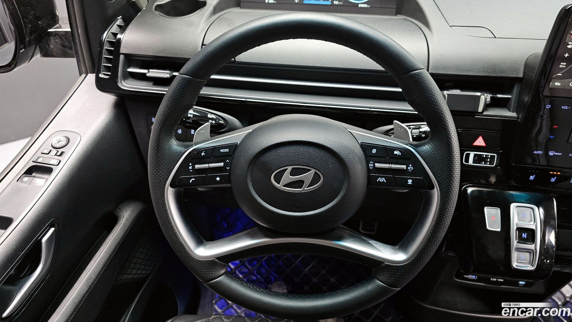 Main__Slider__Photo:Staria Hyundai 2024.9-12