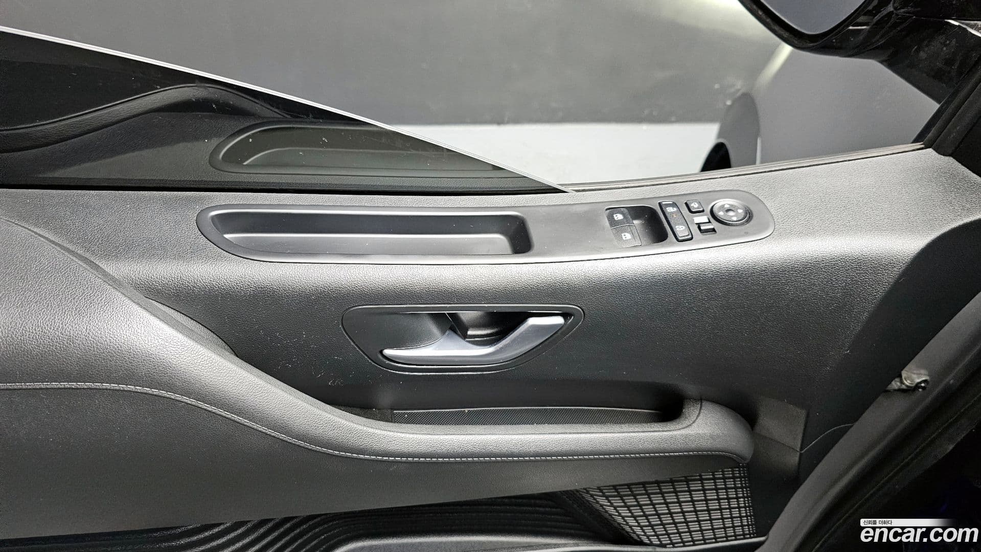 Main__Slider__Photo:Staria Hyundai 2024.9-16