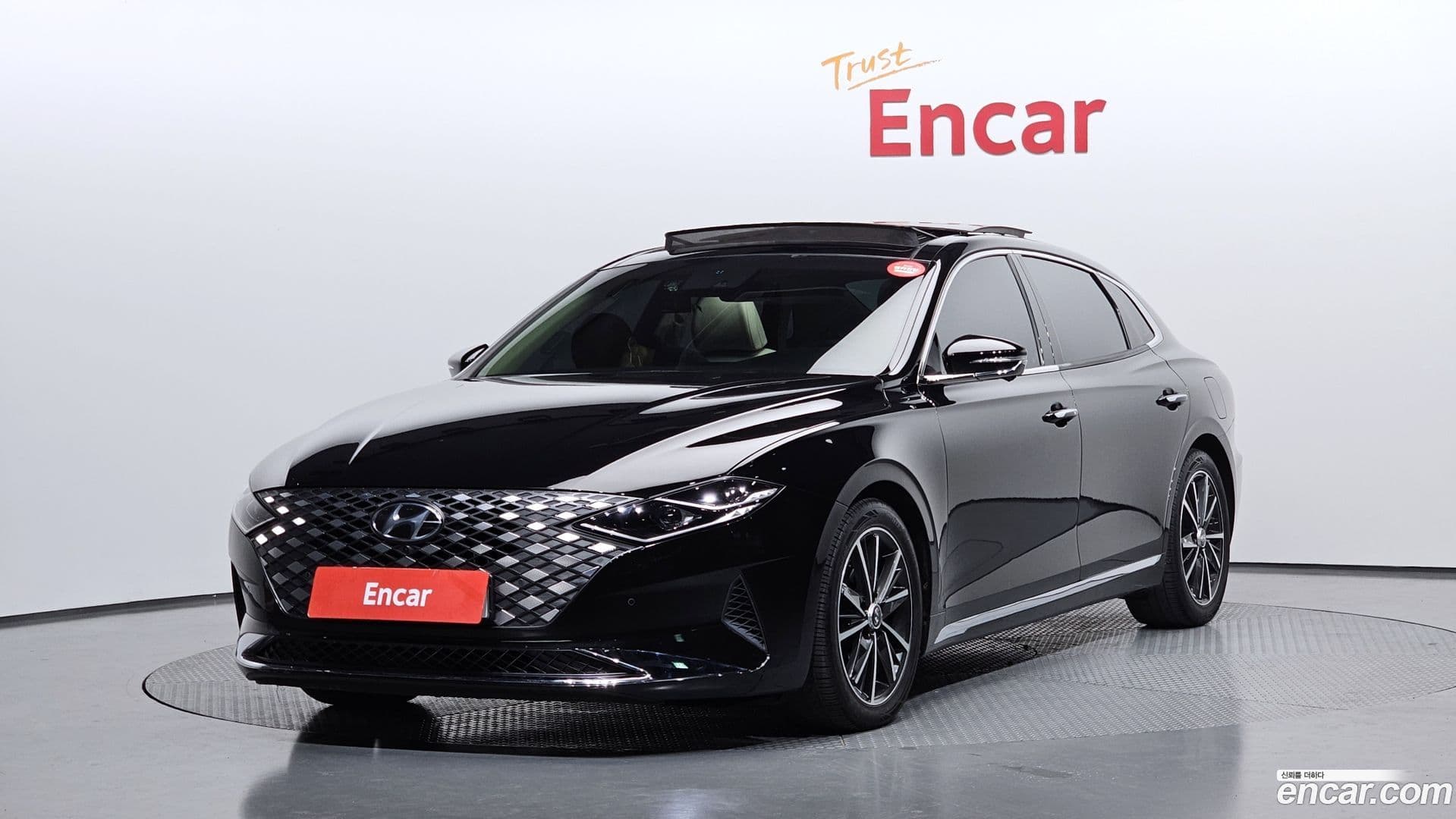 Main__Slider__Photo:Grandeur Hyundai 2021.11-0