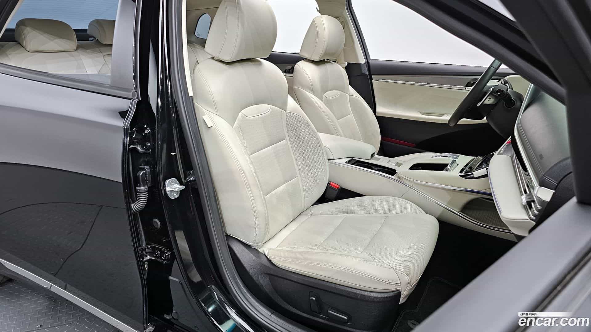 Grandeur Hyundai 2021.11-INNER-010