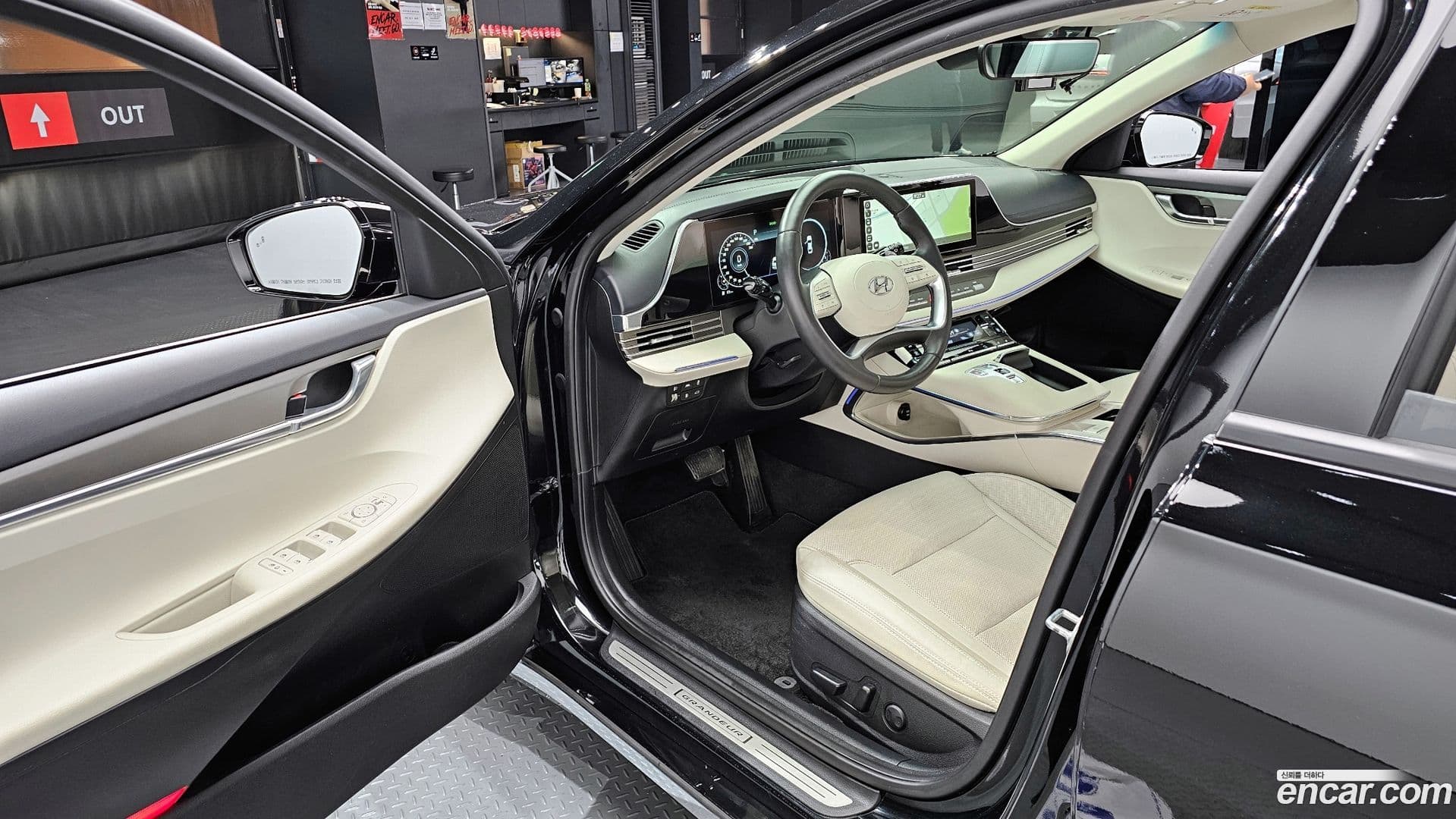 Main__Slider__Photo:Grandeur Hyundai 2021.11-10