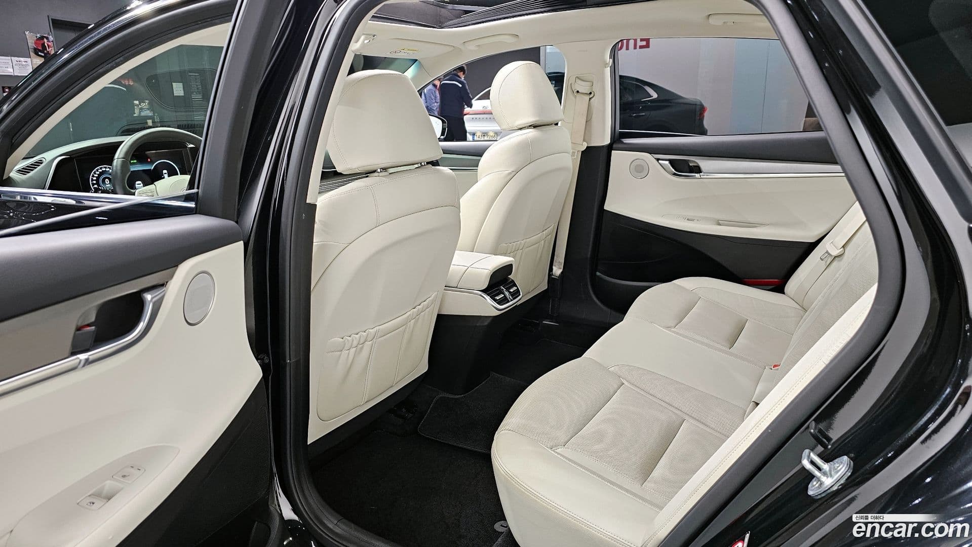 Main__Slider__Photo:Grandeur Hyundai 2021.11-11