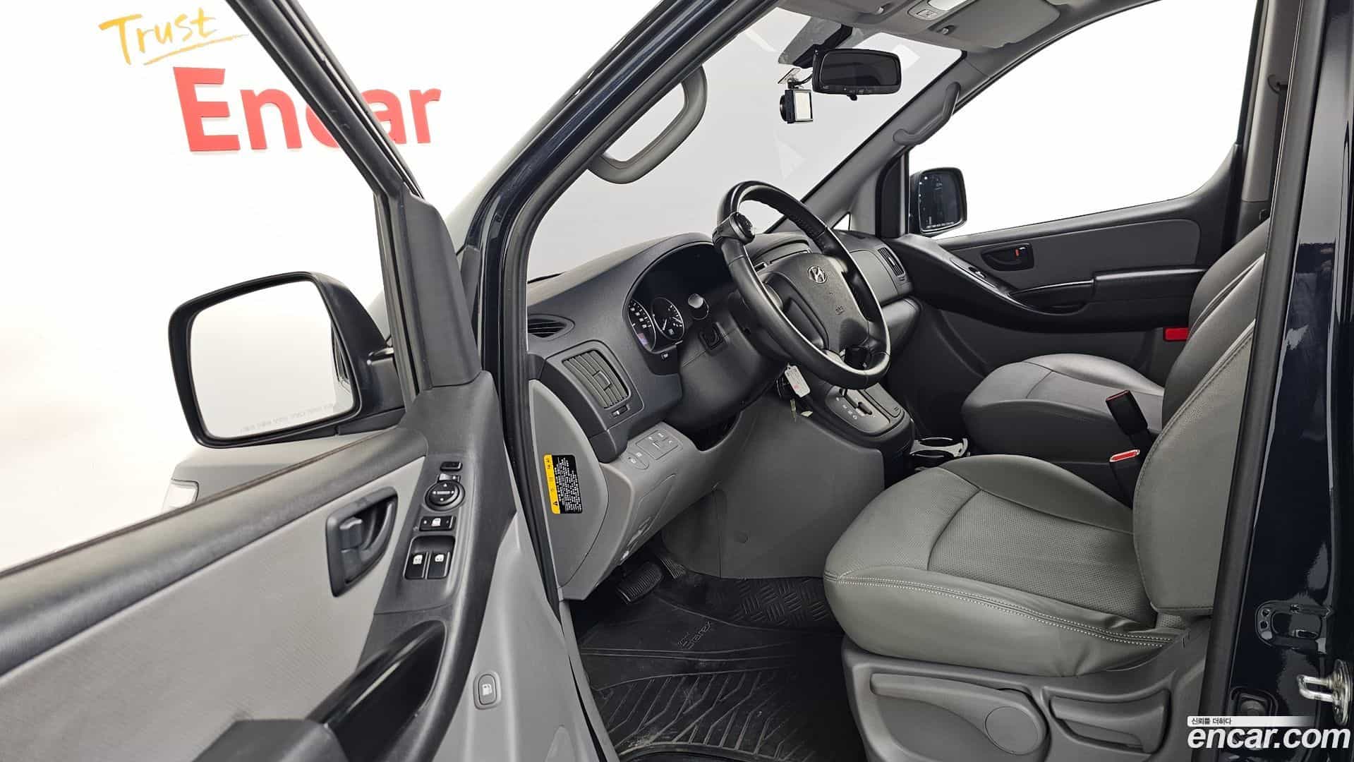 Starex Hyundai 2019.10-INNER-010