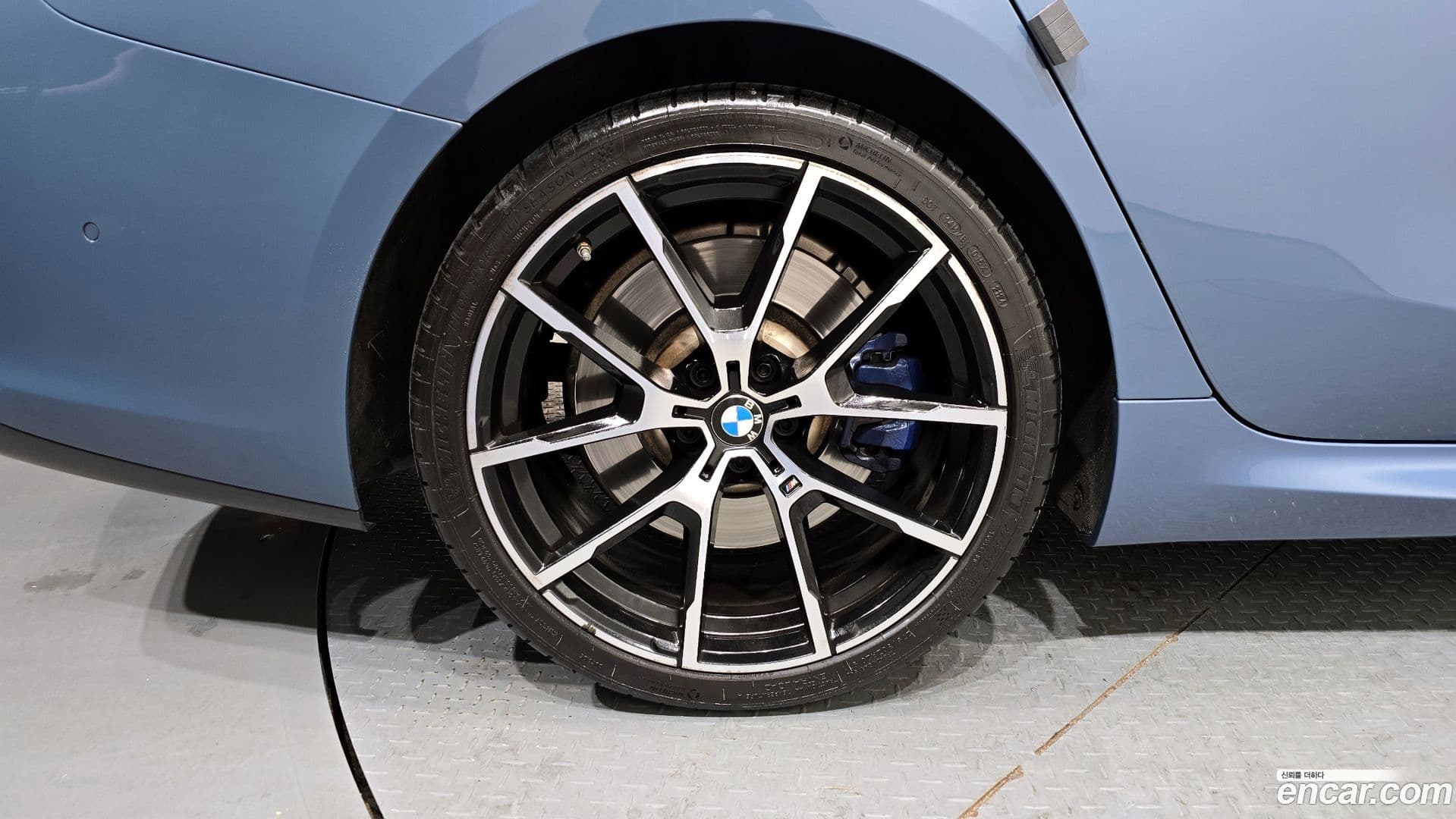 Main__Slider__Photo:8-Series BMW 2021.3-4