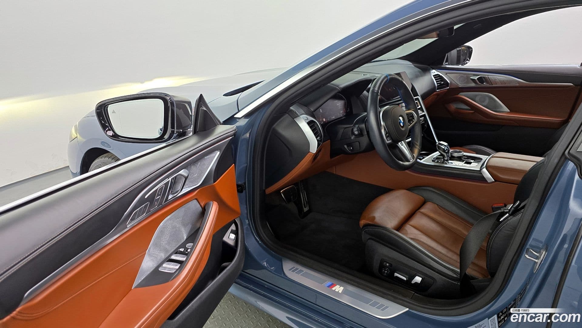 Main__Slider__Photo:8-Series BMW 2021.3-9