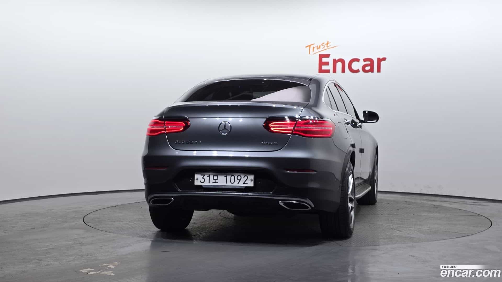 GLC-Class Mercedes-Benz 2017.10-OUTER-004