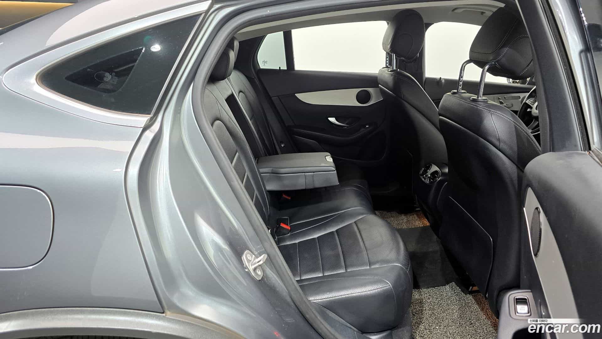 GLC-Class Mercedes-Benz 2017.10-OPTION-016