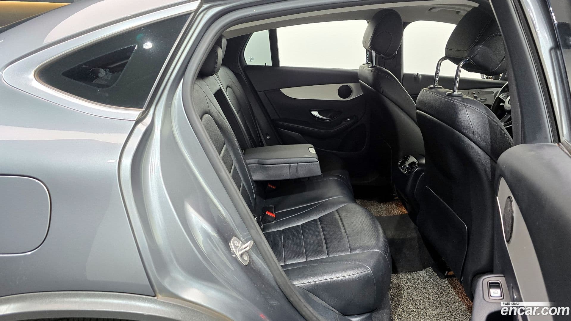 Main__Slider__Photo:GLC-Class Mercedes-Benz 2017.10-11