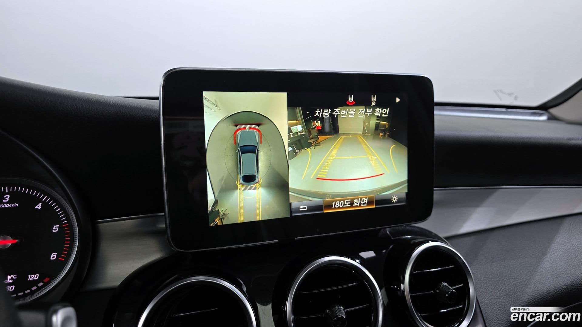 Main__Slider__Photo:GLC-Class Mercedes-Benz 2017.10-14