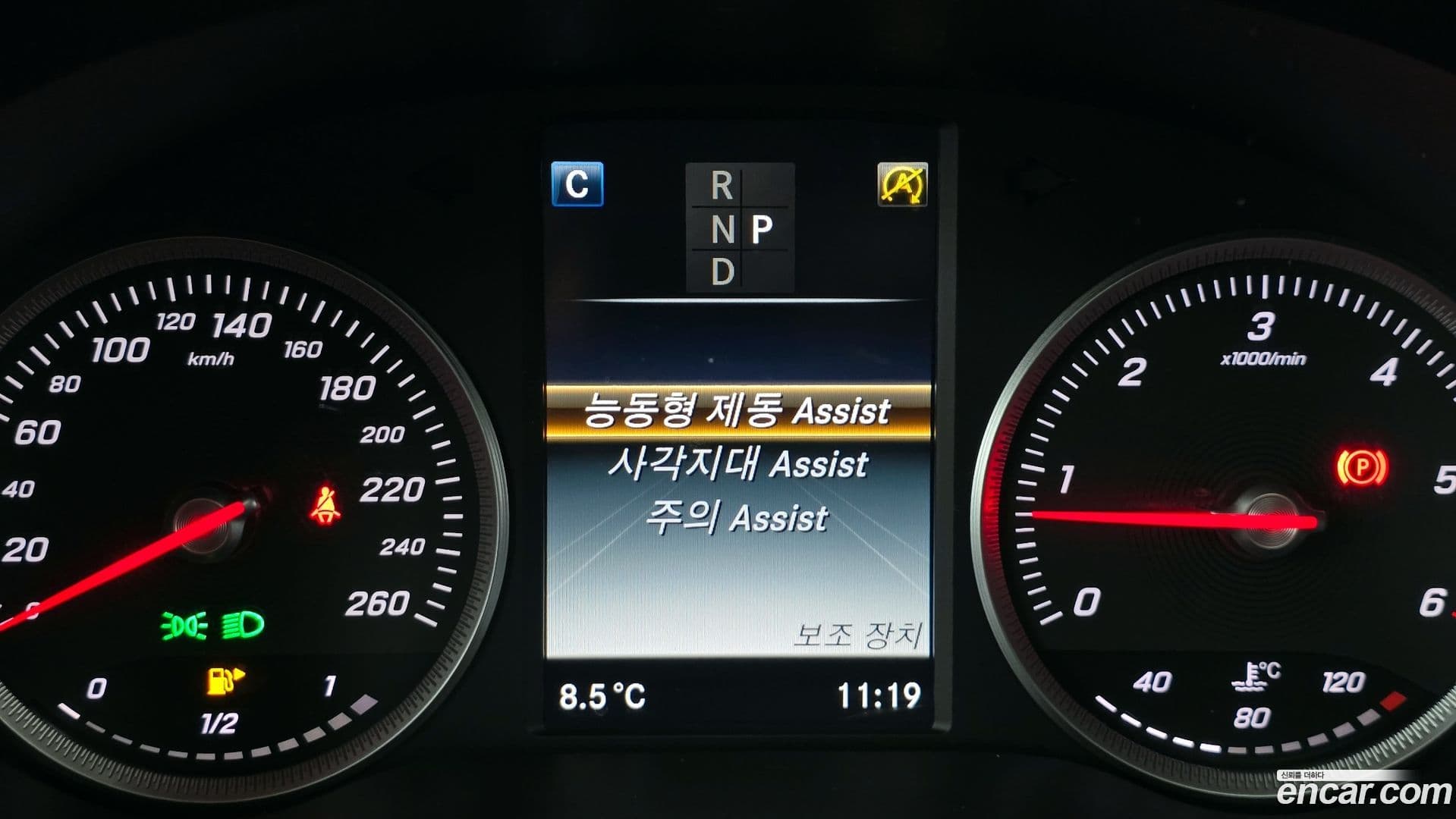 Main__Slider__Photo:GLC-Class Mercedes-Benz 2017.10-15