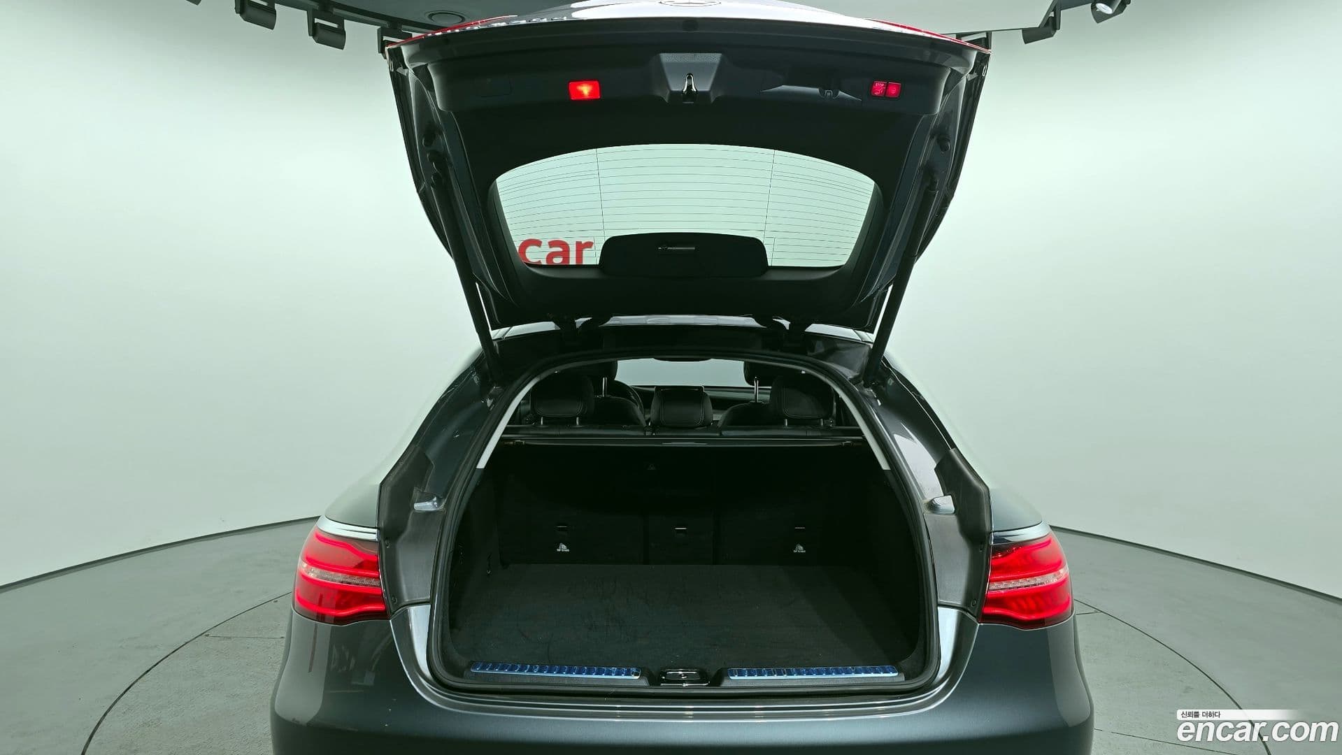 Main__Slider__Photo:GLC-Class Mercedes-Benz 2017.10-19