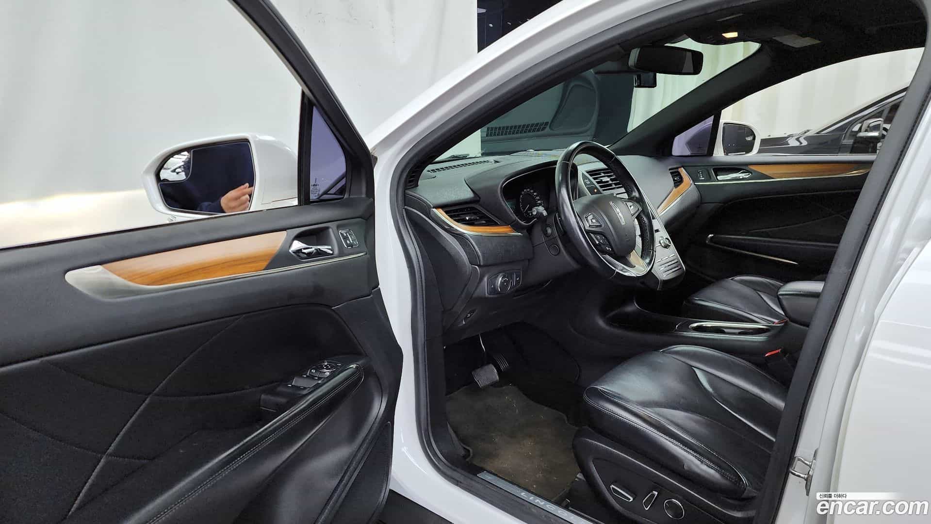 MKC Lincoln 2014.11-INNER-010