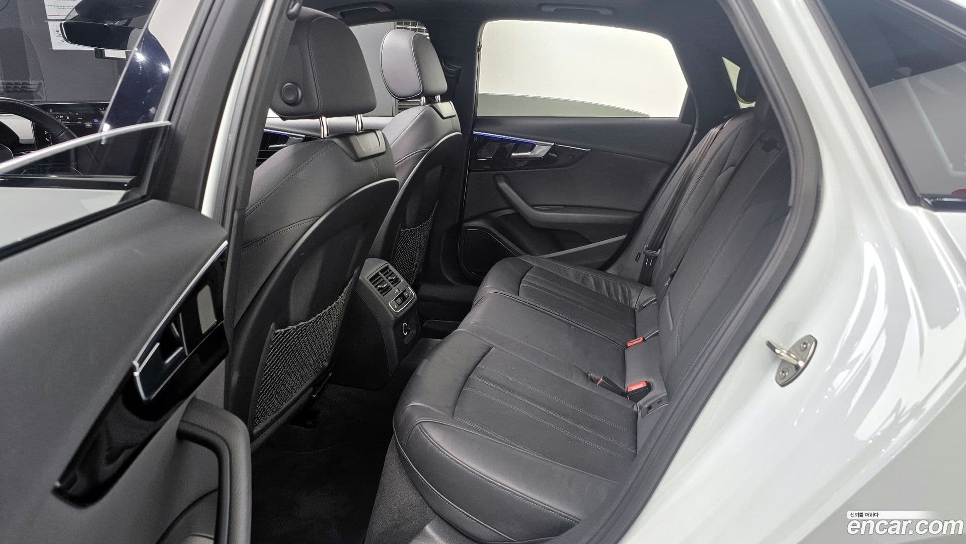 Main__Slider__Photo:A4 Audi 2020.4-11