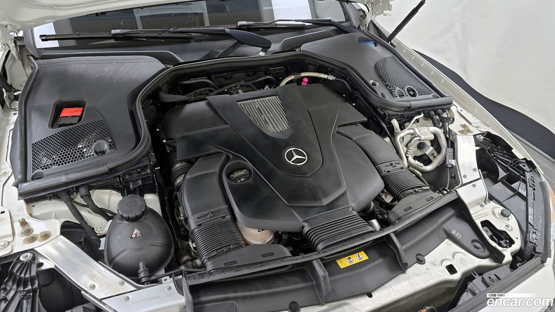 Main__Slider__Photo:E-Class Mercedes-Benz 2019.7-5