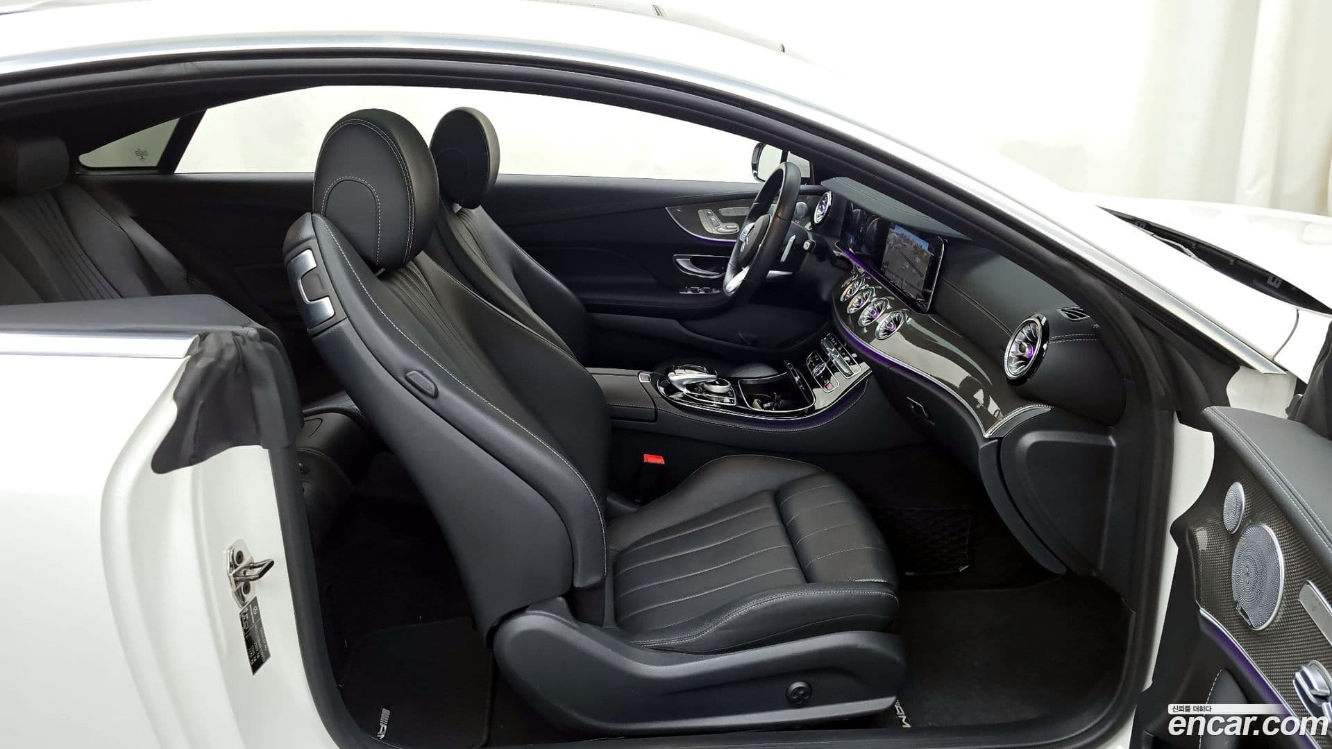 Main__Slider__Photo:E-Class Mercedes-Benz 2019.7-10