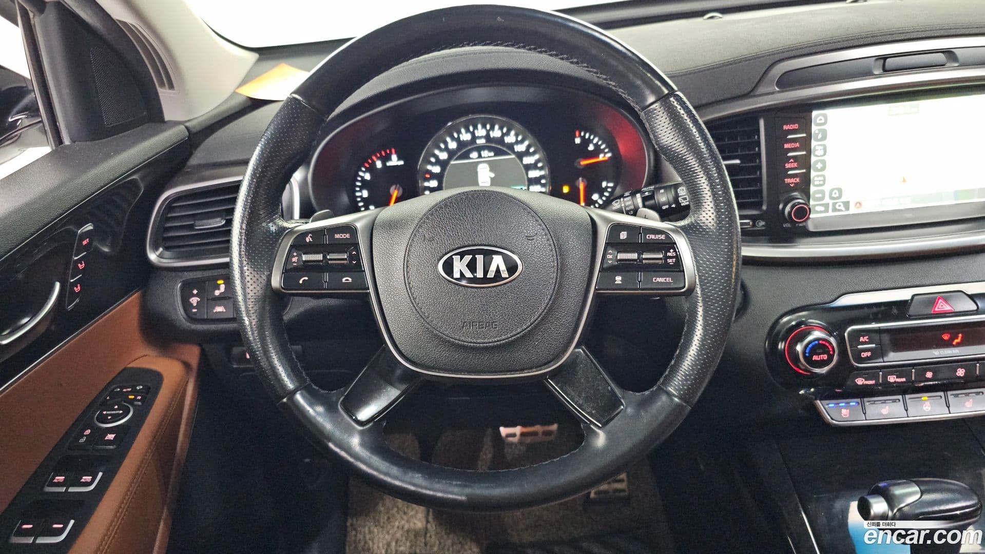 Main__Slider__Photo:Sorento Kia 2018.8-12