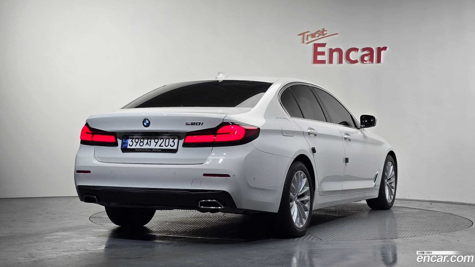 Main__Slider__Photo:5-Series BMW 2023.6-1