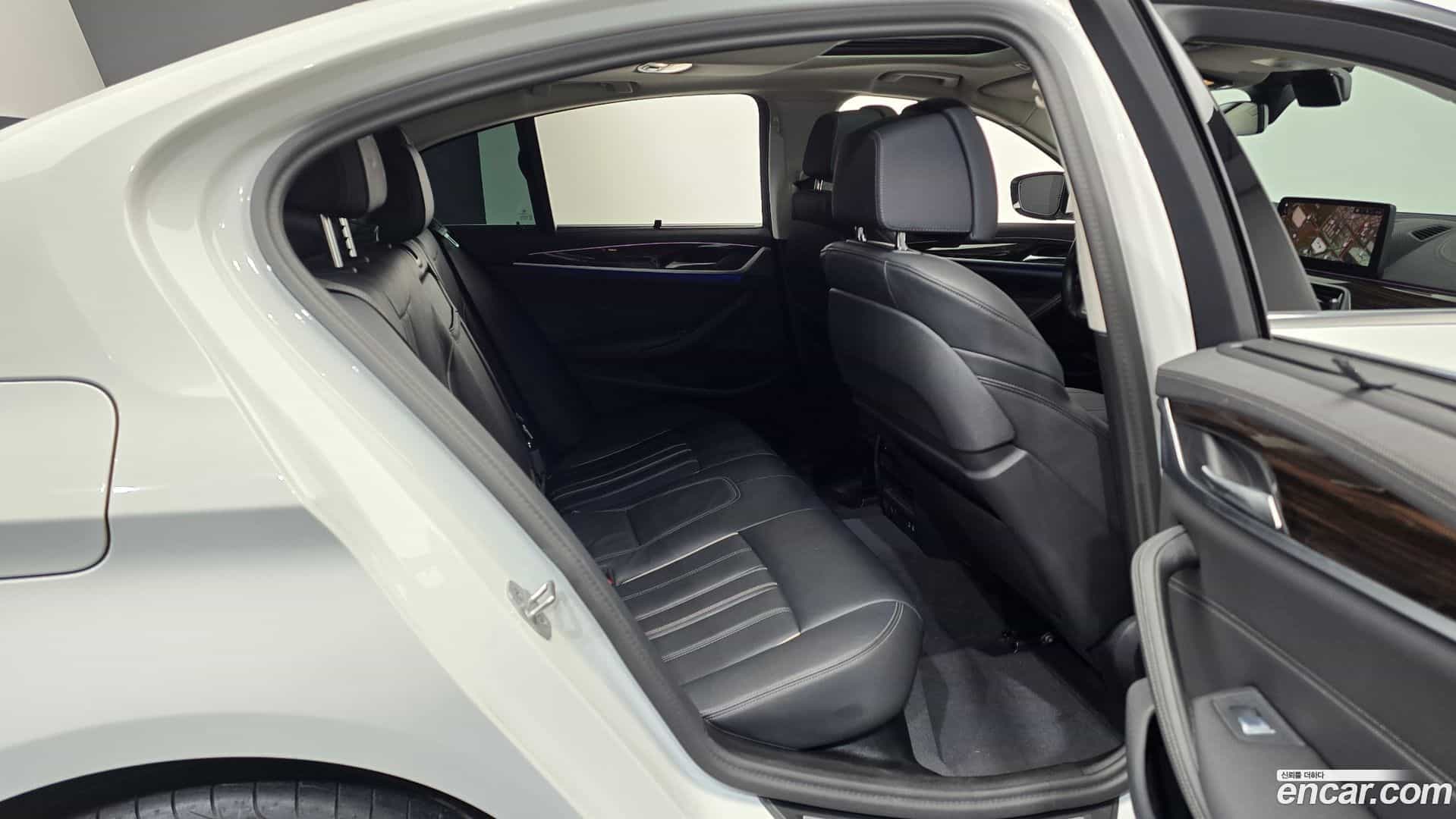 5-Series BMW 2023.6-OPTION-016