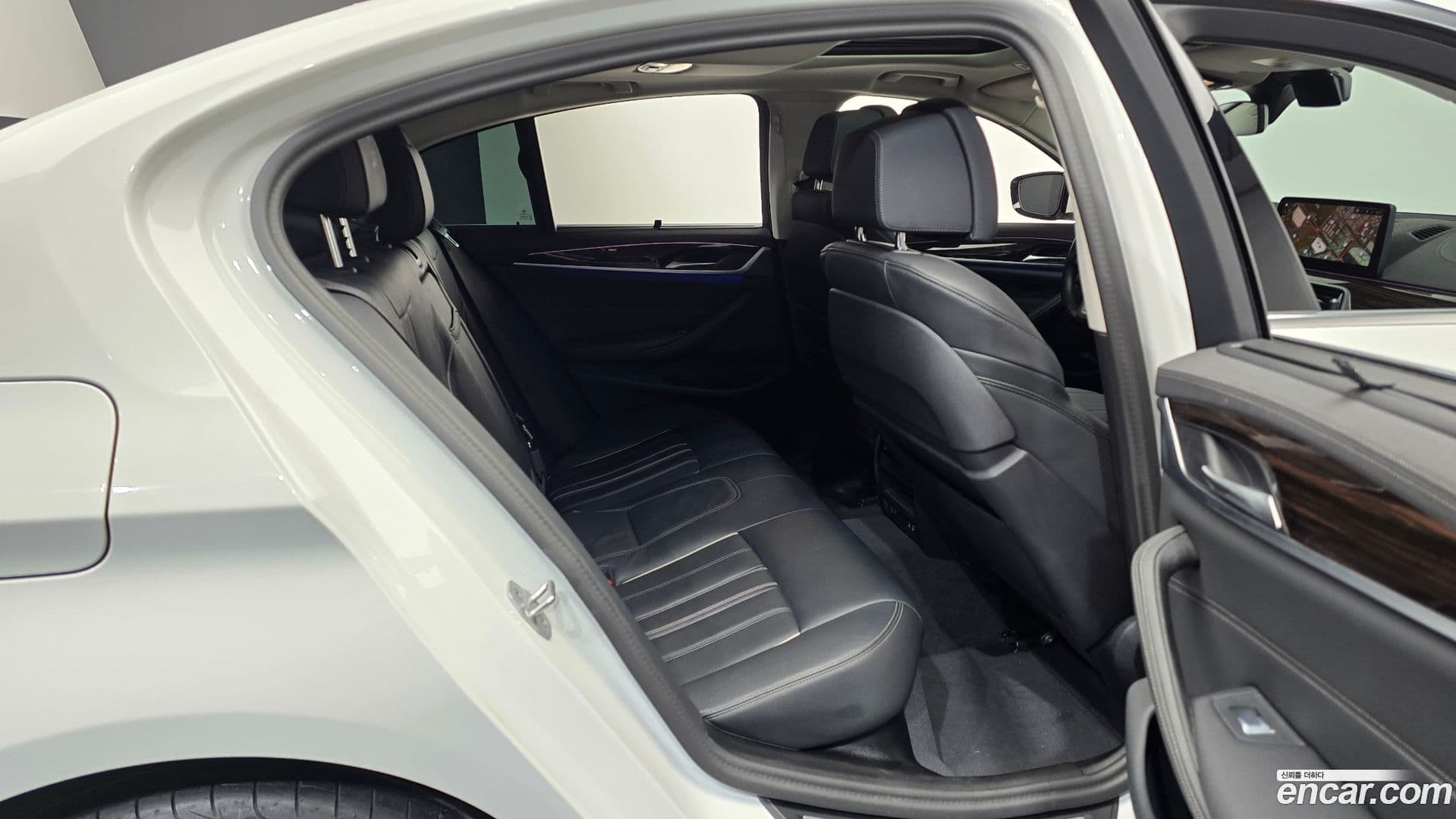 Main__Slider__Photo:5-Series BMW 2023.6-11