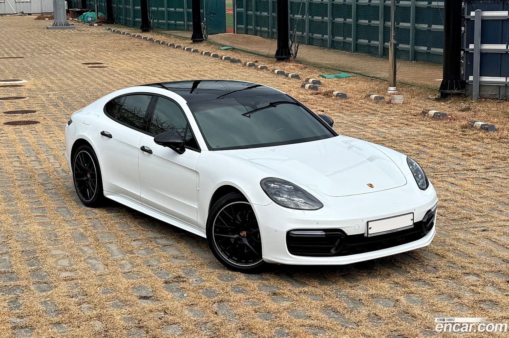 Main__Slider__Photo:Panamera Porsche 2020.2-4