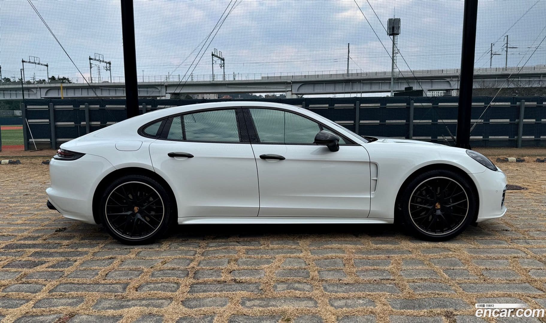 Main__Slider__Photo:Panamera Porsche 2020.2-6