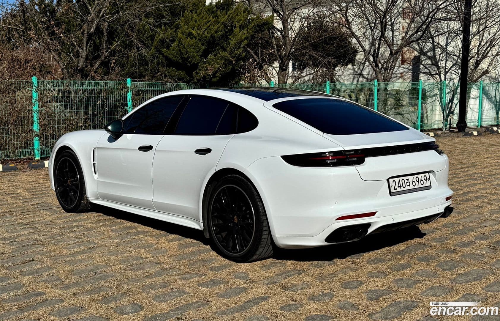 Main__Slider__Photo:Panamera Porsche 2020.2-8