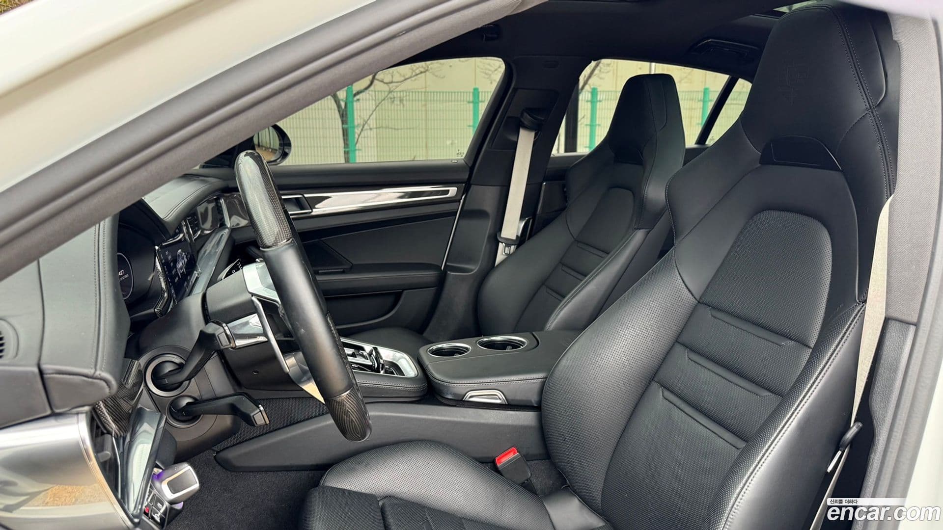 Main__Slider__Photo:Panamera Porsche 2020.2-12