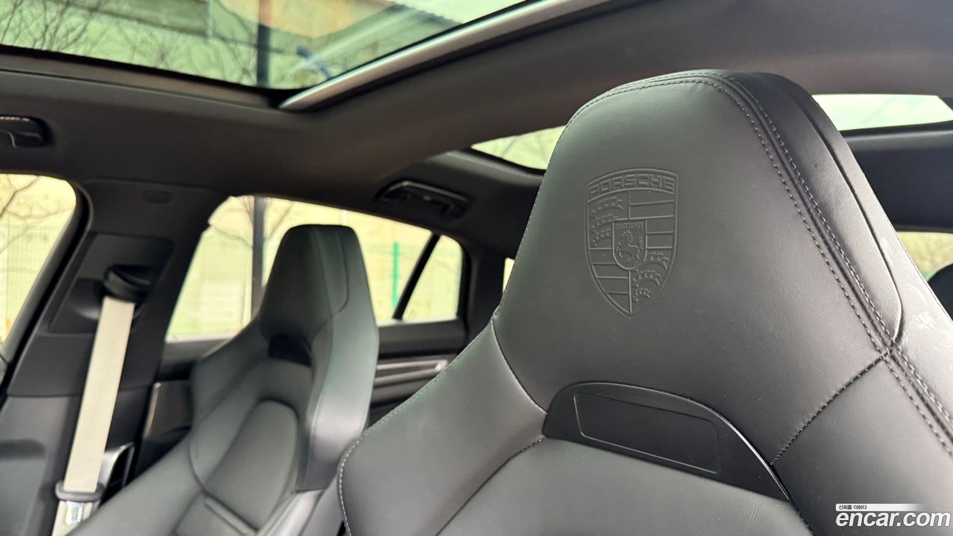 Main__Slider__Photo:Panamera Porsche 2020.2-14