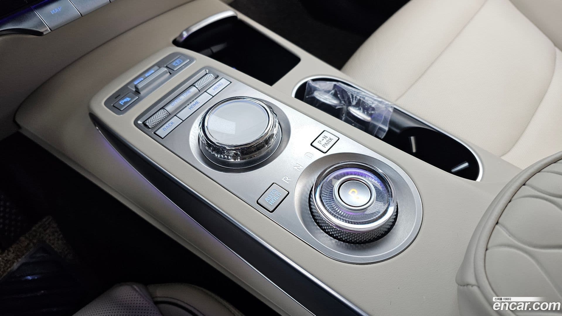 Main__Slider__Photo:GV70 Genesis 2022.1-8