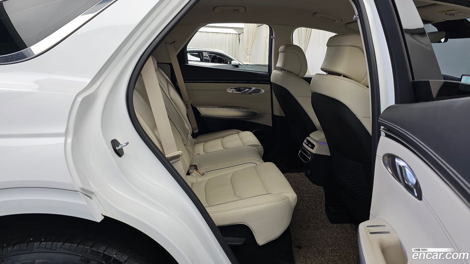 Main__Slider__Photo:GV70 Genesis 2022.1-11