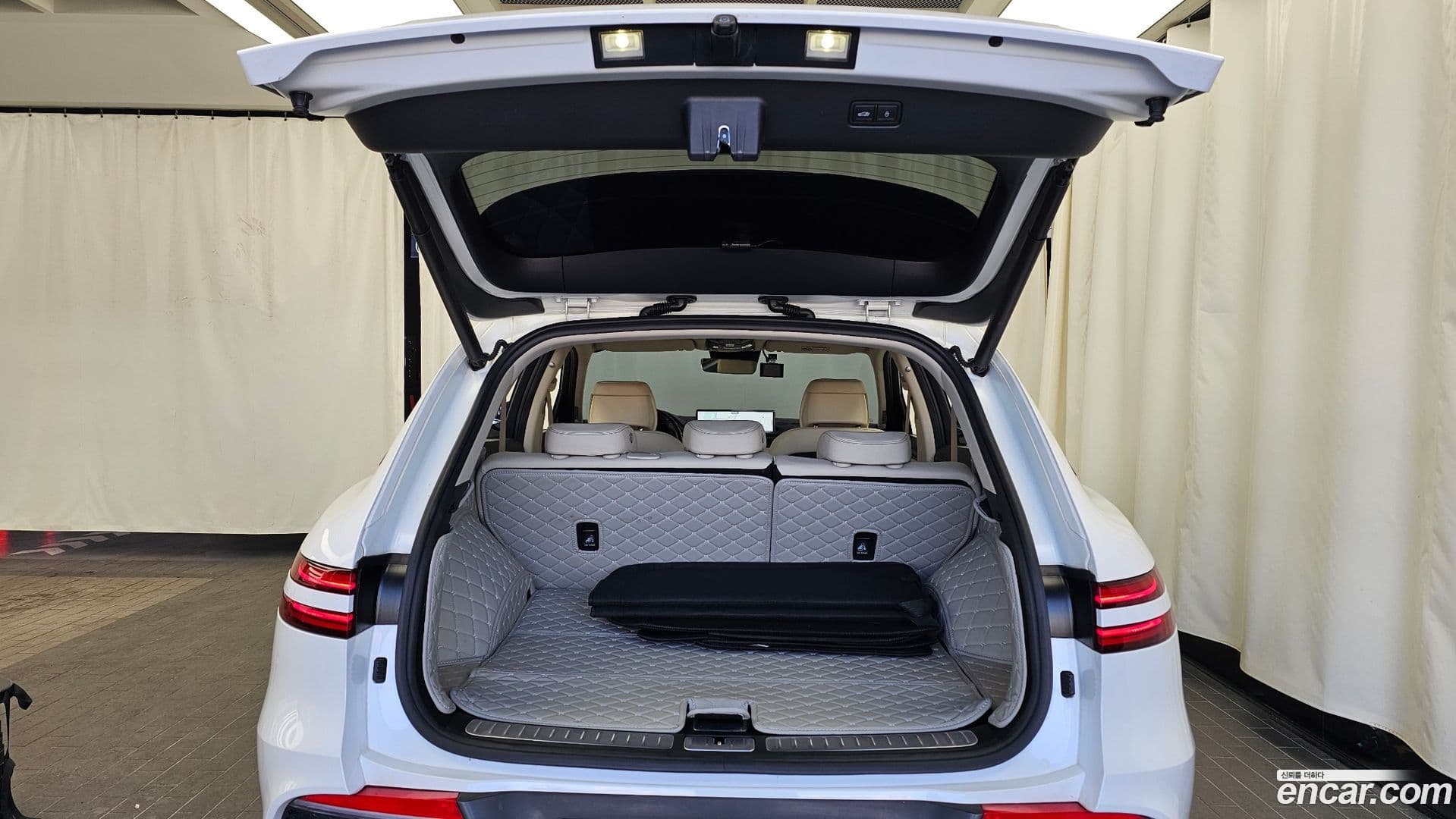 Main__Slider__Photo:GV70 Genesis 2022.1-19