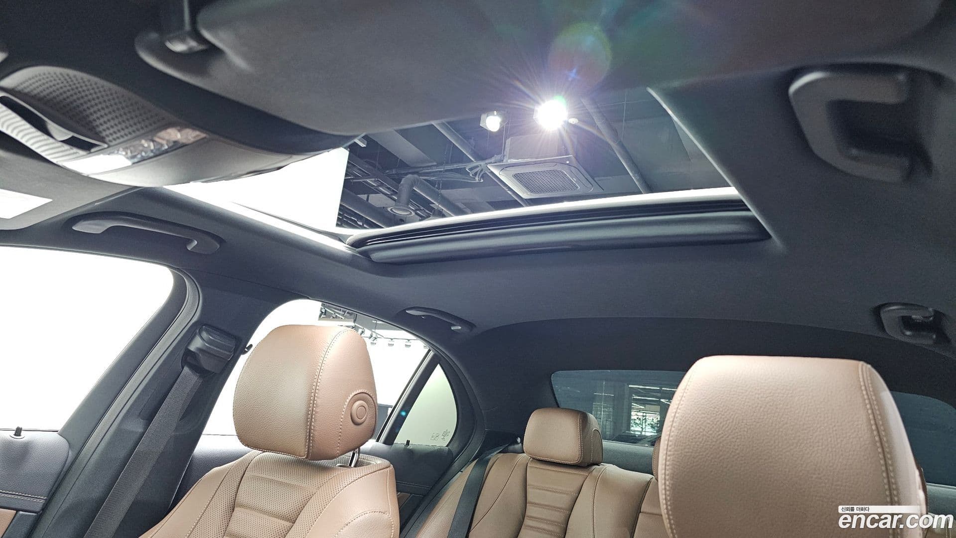 Main__Slider__Photo:E-Class Mercedes-Benz 2021.3-17