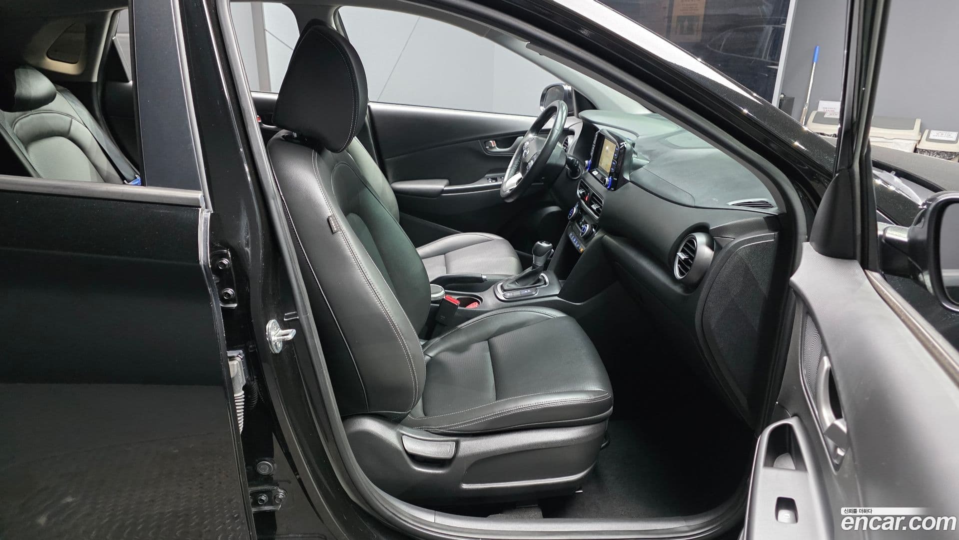 Main__Slider__Photo:Kona Hyundai 2019.1-10