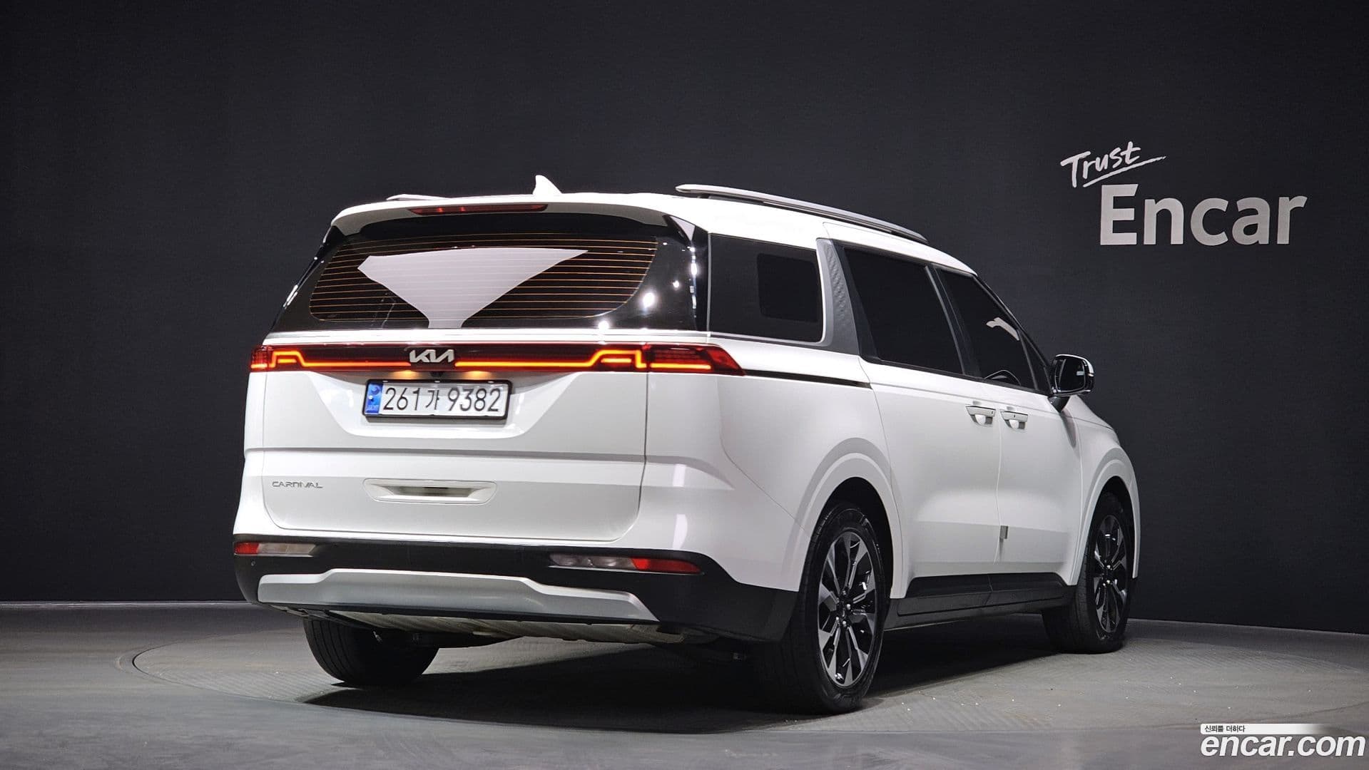 Main__Slider__Photo:Canival Kia 2021.11-1