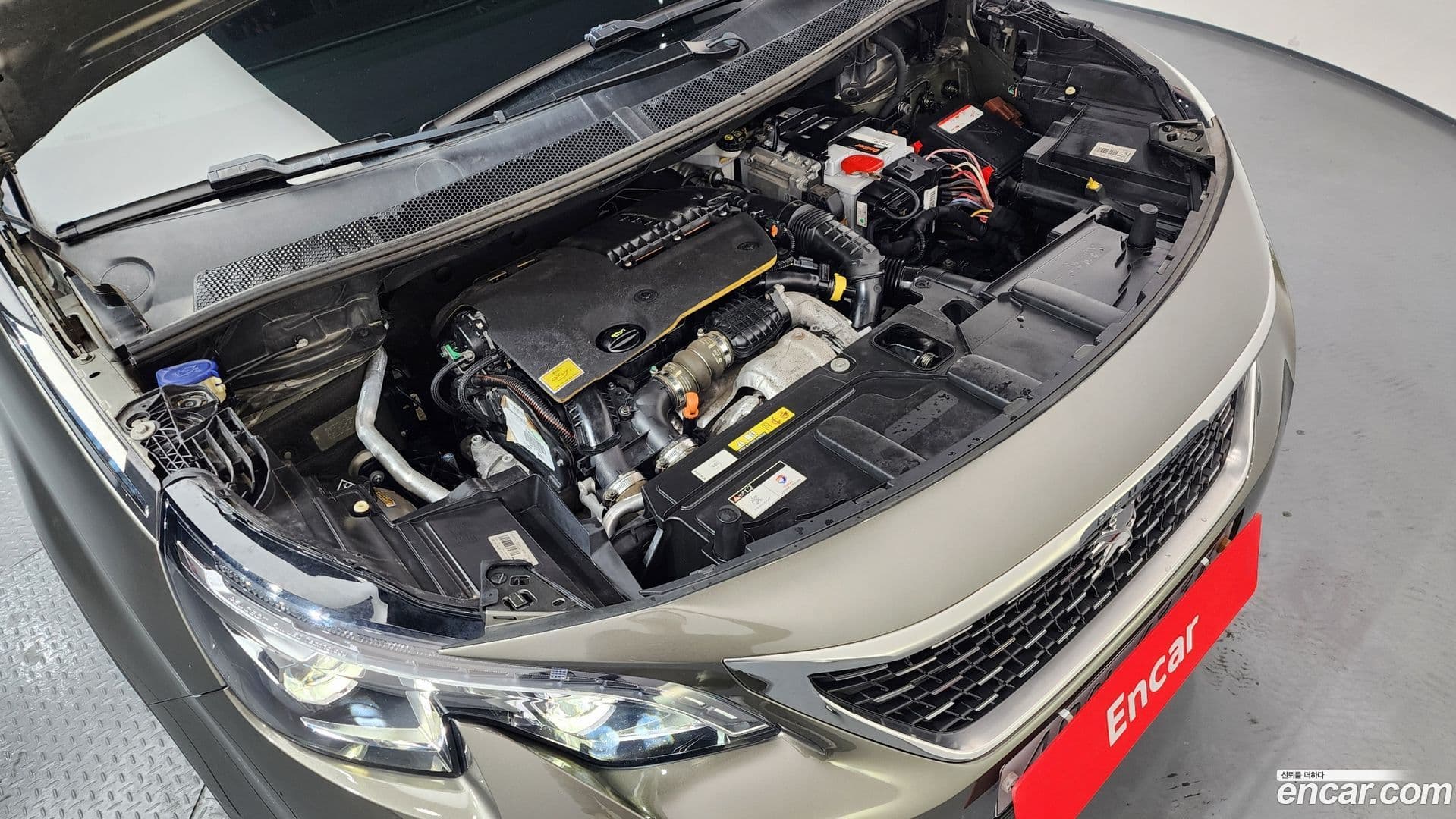 Main__Slider__Photo:5008 Peugeot 2018.8-5