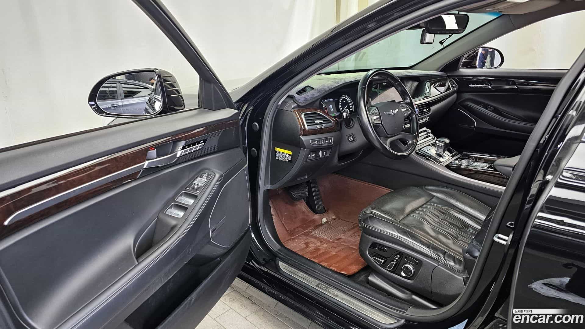 EQ900 Genesis 2017.2-INNER-010