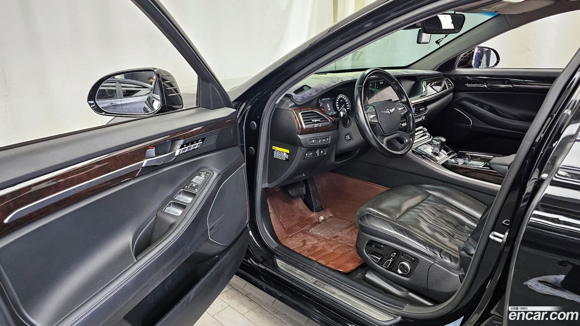 Main__Slider__Photo:EQ900 Genesis 2017.2-9