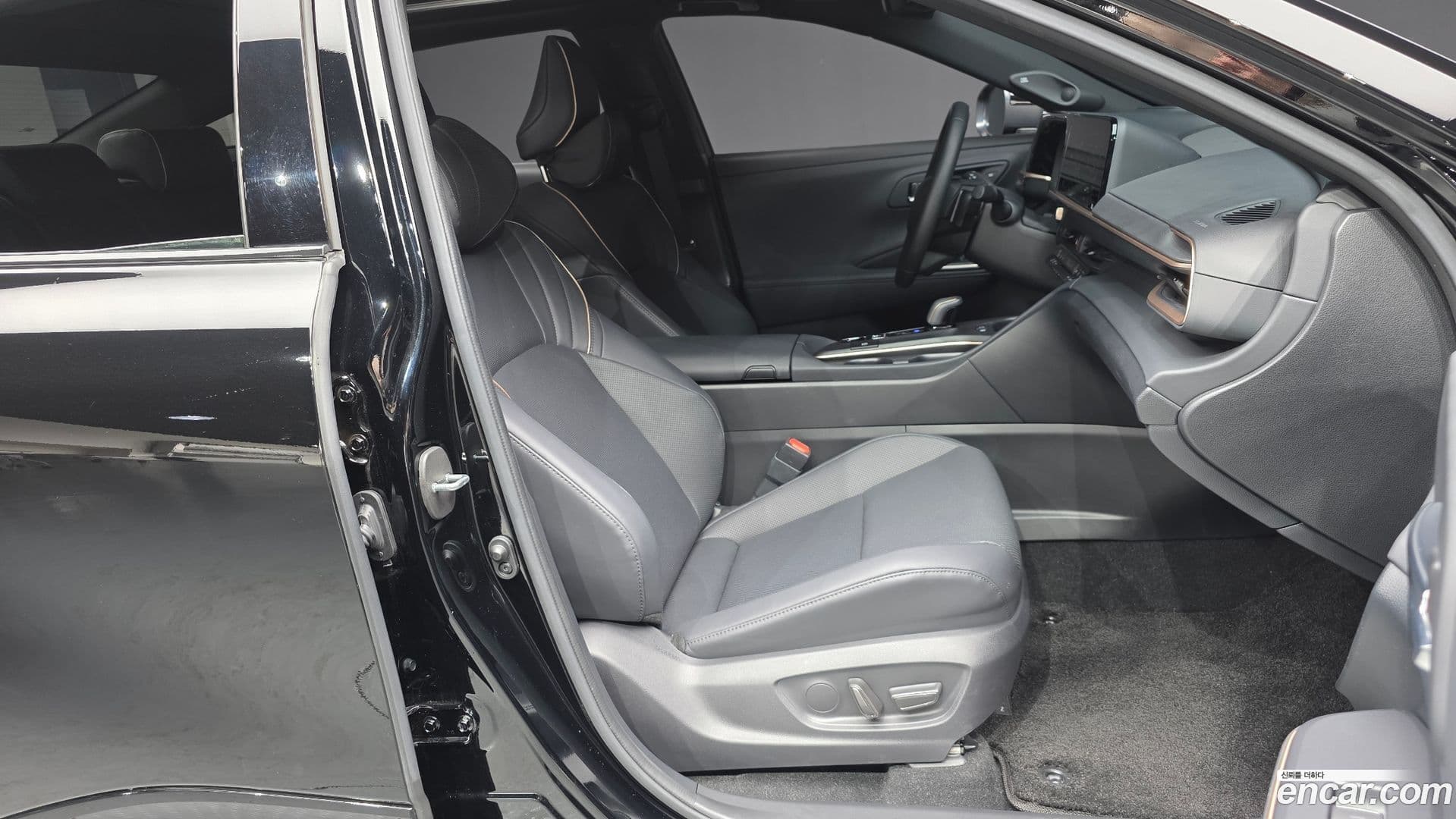 Main__Slider__Photo:Crown Toyota 2023.5-10