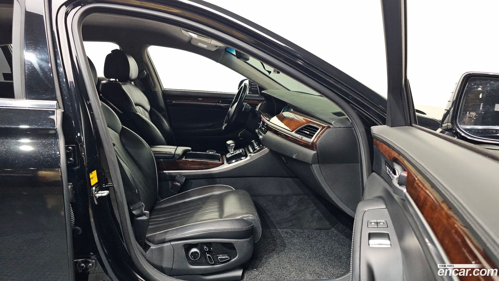 Main__Slider__Photo:EQ900 Genesis 2016.1-10