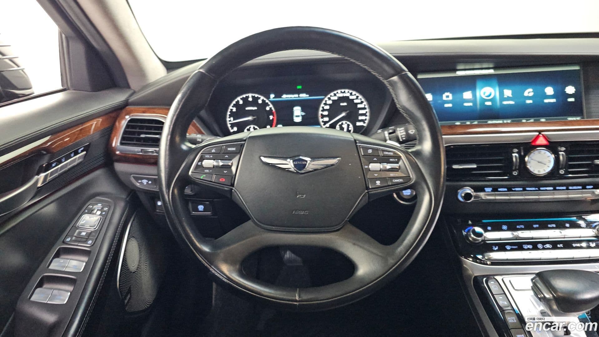 Main__Slider__Photo:EQ900 Genesis 2016.1-12