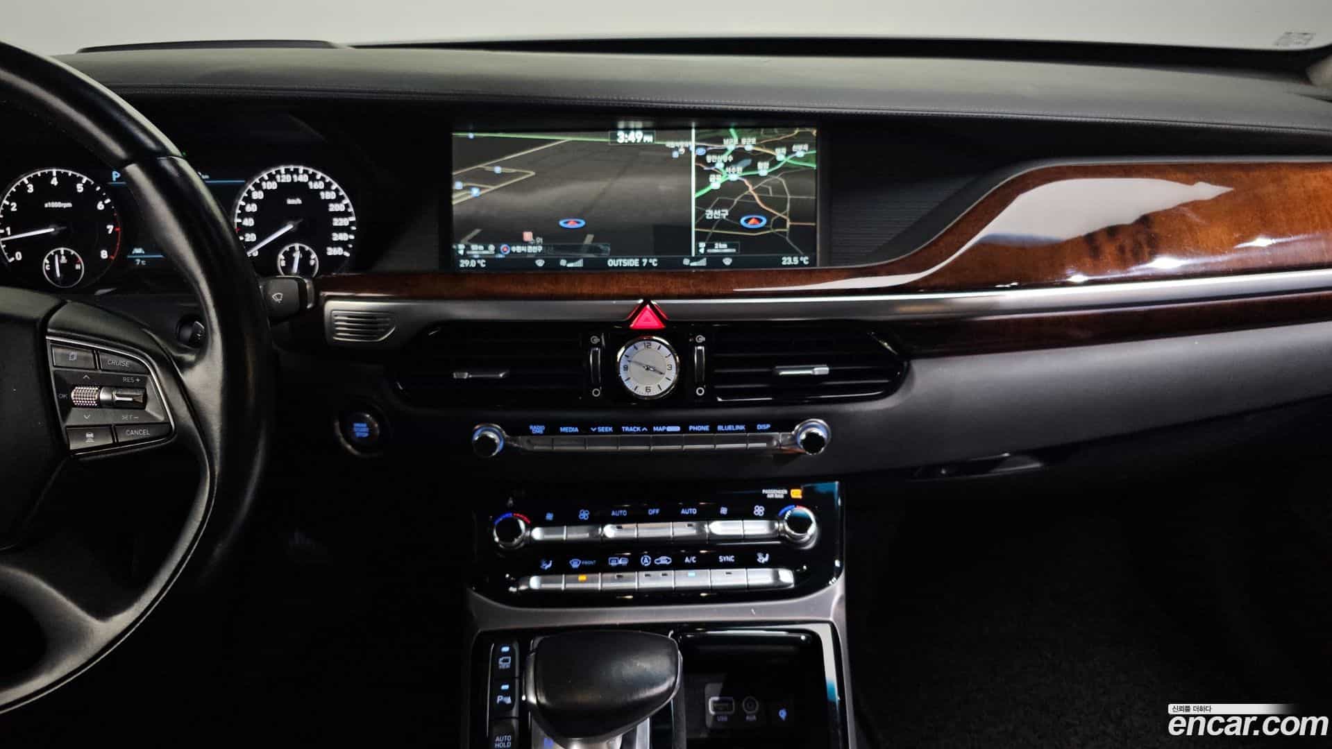 EQ900 Genesis 2016.1-OPTION-018