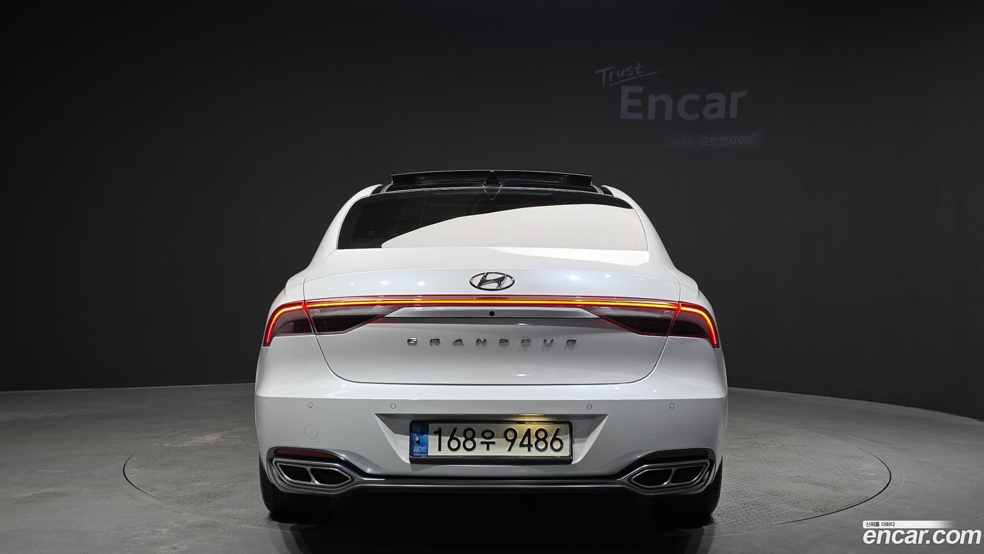 Main__Slider__Photo:Grandeur Hyundai 2021.11-3