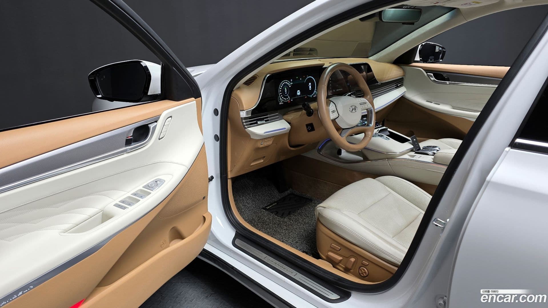 Main__Slider__Photo:Grandeur Hyundai 2021.11-9