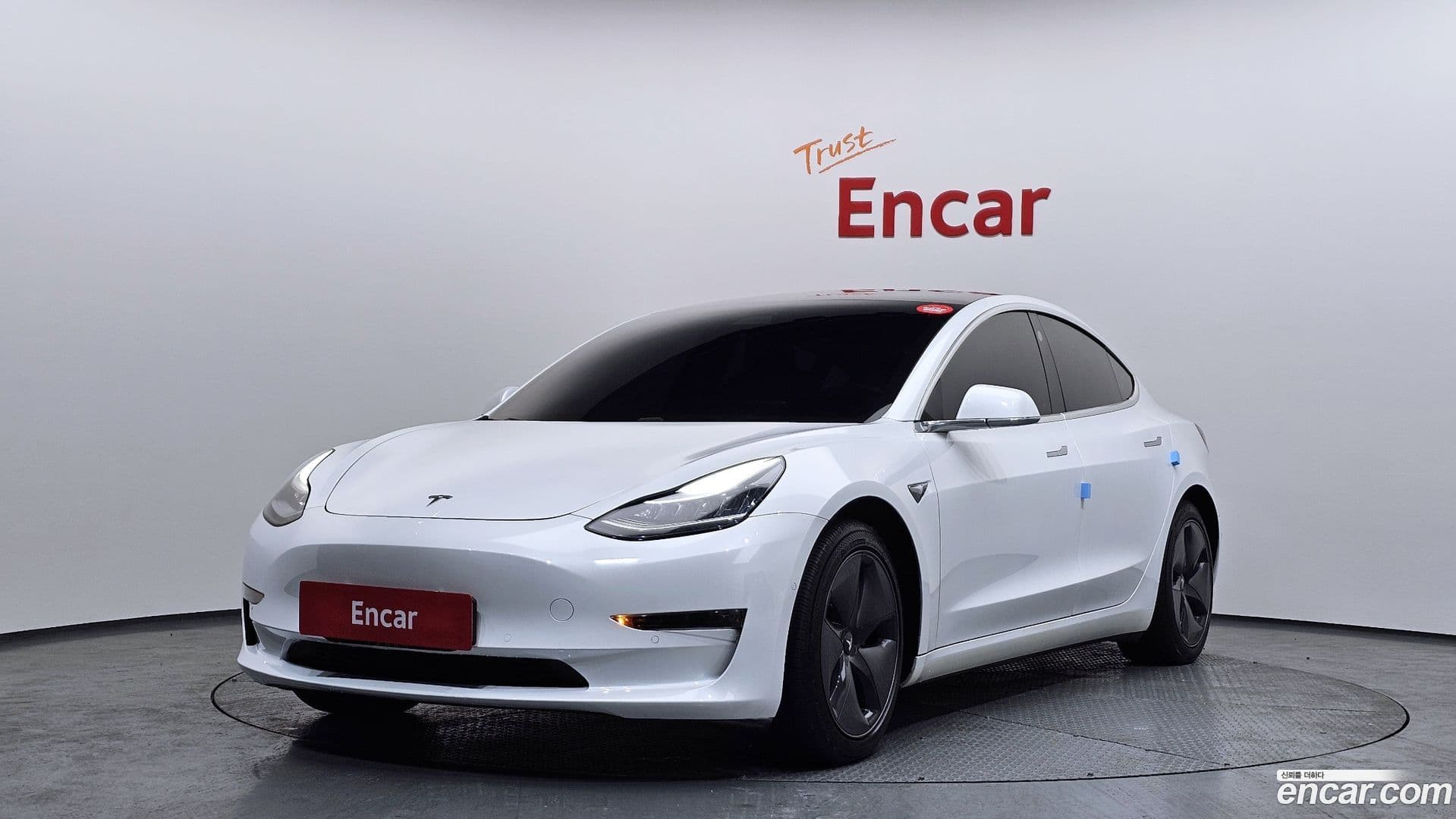 Main__Slider__Photo:Model 3 Tesla 2020.7-0