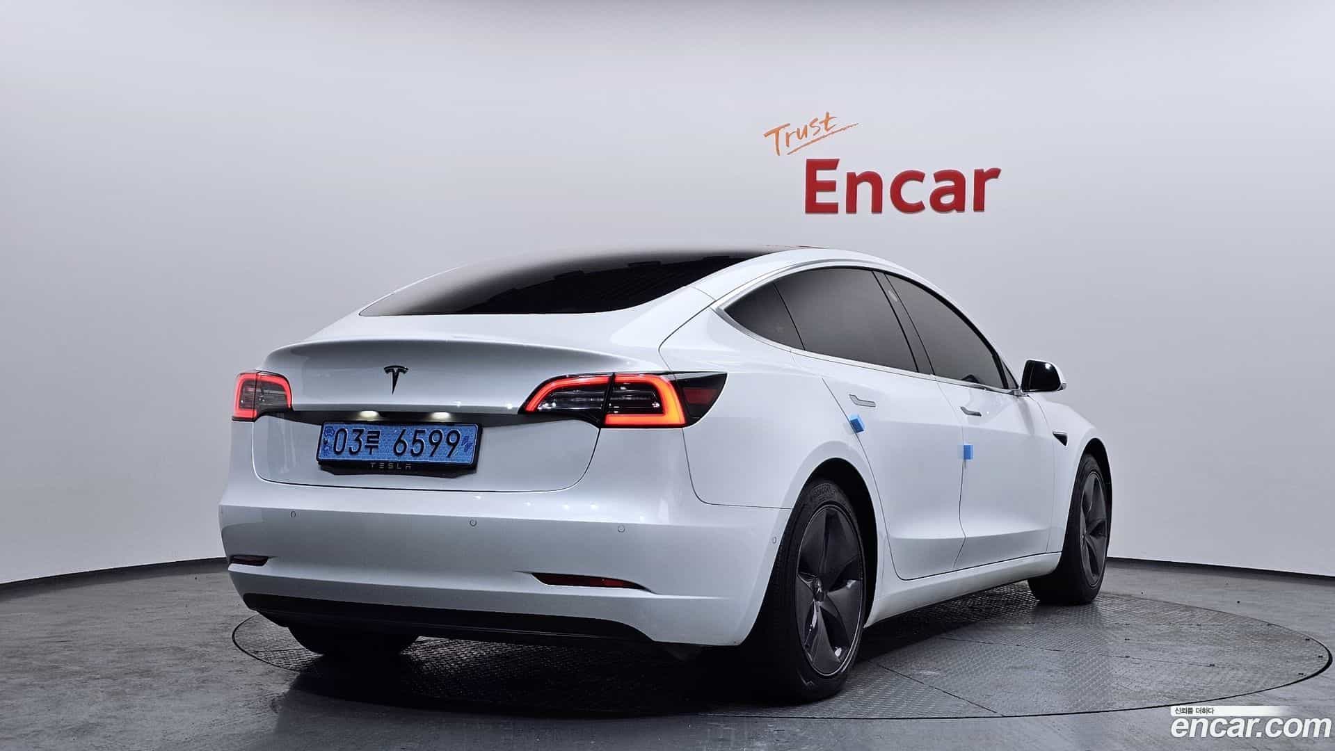 Model 3 Tesla 2020.7-OUTER-002