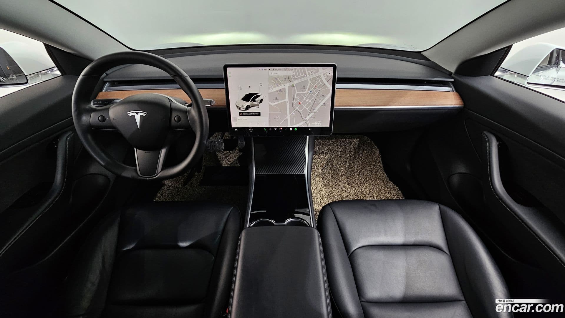 Main__Slider__Photo:Model 3 Tesla 2020.7-6